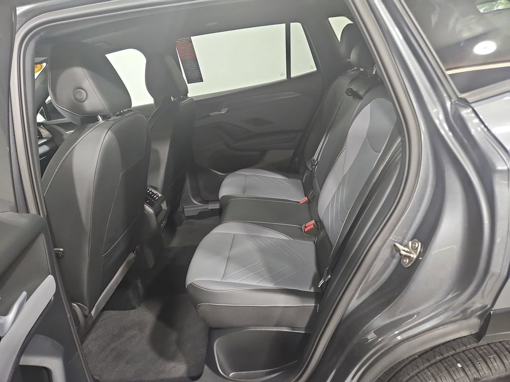 Certified 2025 Volkswagen Tiguan SE R-Line AWD/4WD image 24
