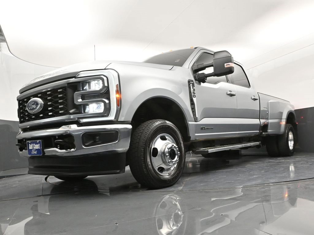 Used 2024 Ford F350 Lariat image 29