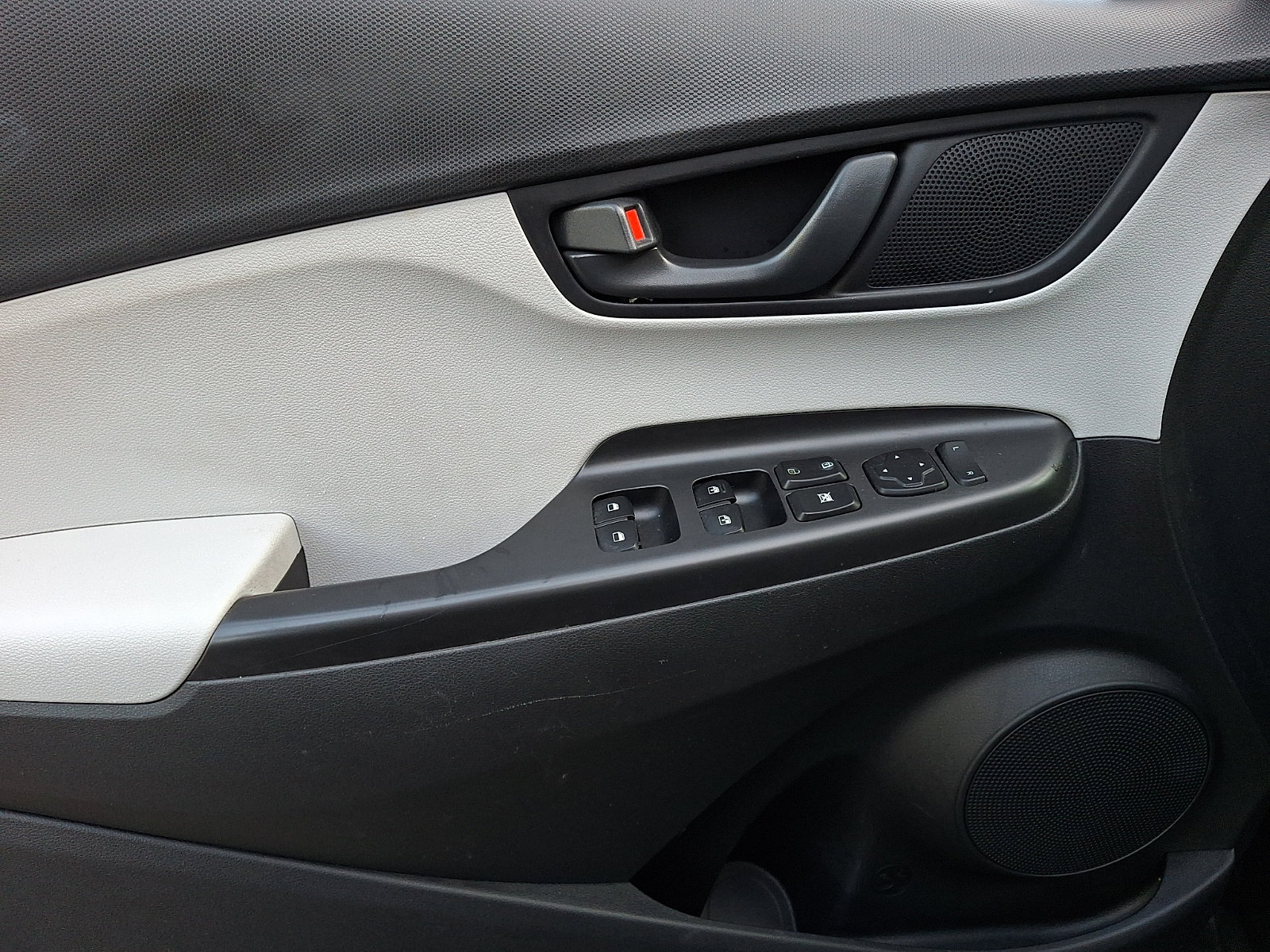 Certified 2023 Hyundai Kona SEL AWD/4WD image 13