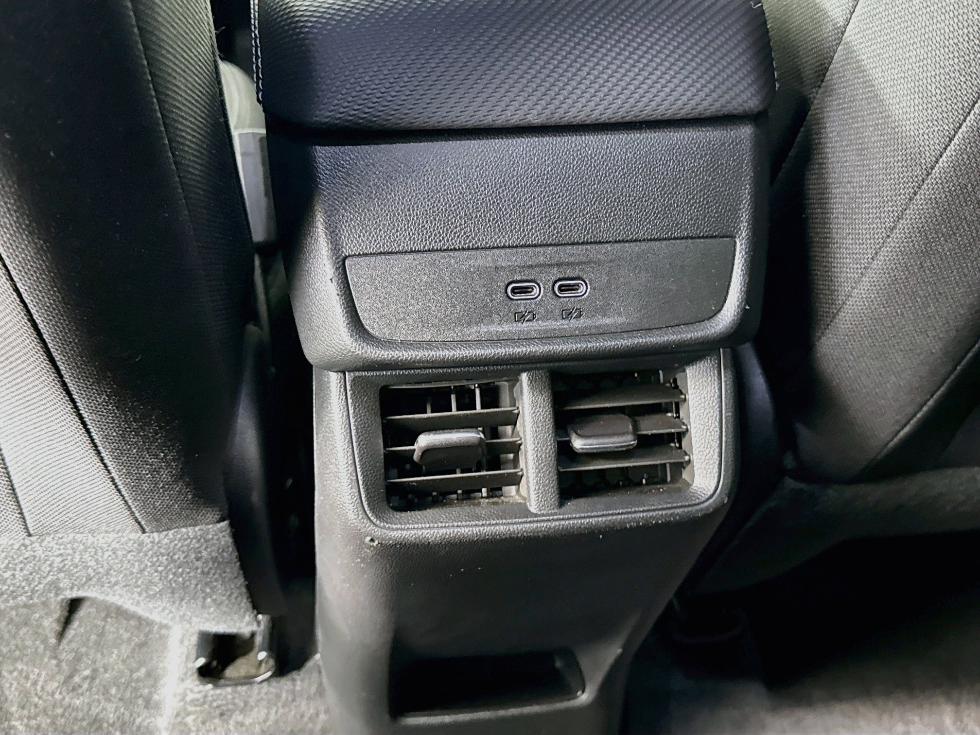 Used 2025 Chevrolet Equinox LT w/ Safety and Technology Package FWD image 27