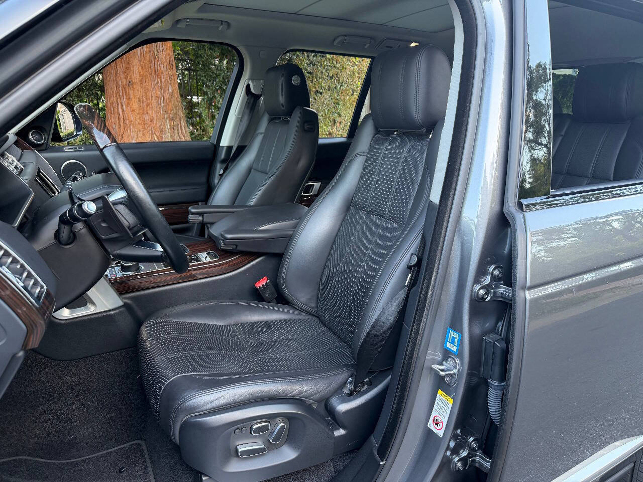 Used 2014 Land Rover Range Rover Supercharged AWD/4WD image 16