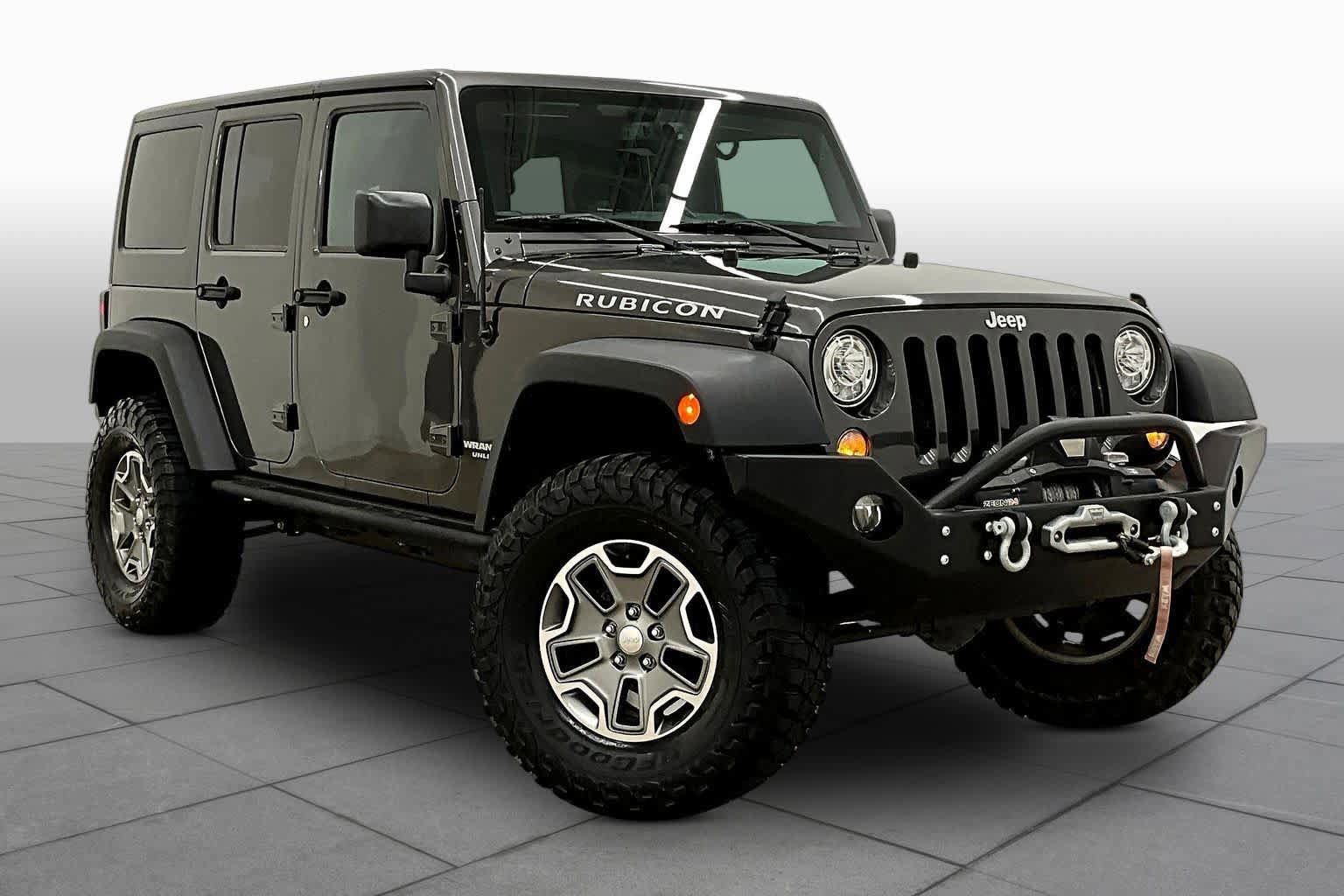 Used 2017 Jeep Wrangler Unlimited Rubicon w/ Connectivity Group image 3