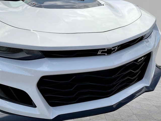 Used 2018 Chevrolet Camaro ZL1 RWD image 30