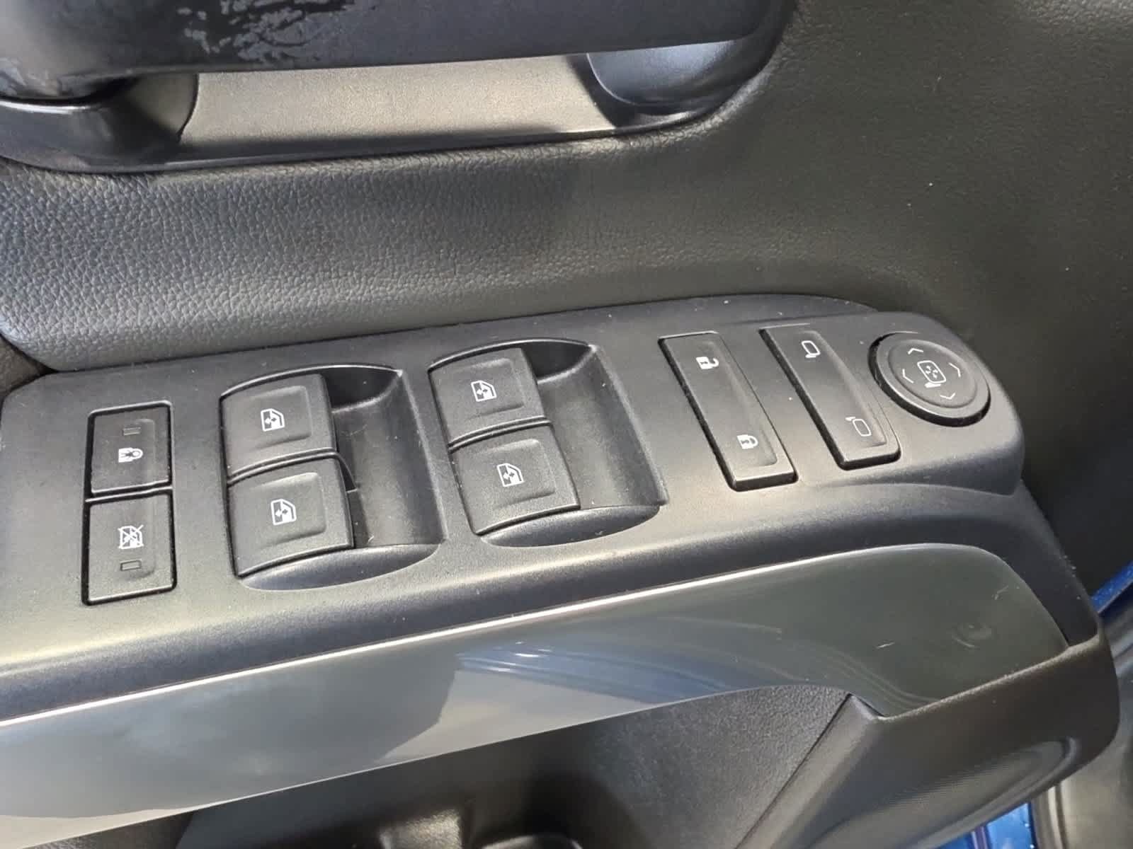 Used 2018 Chevrolet Silverado 1500 LT w/ All Star Edition AWD/4WD image 19