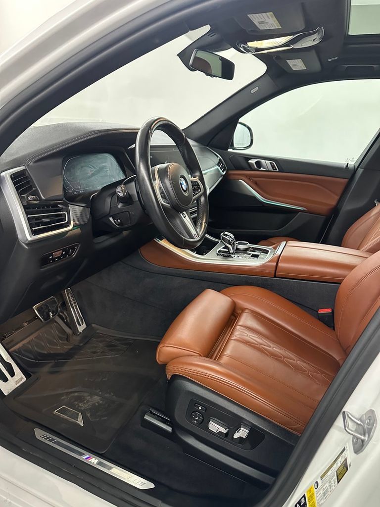 Used 2022 BMW X5 xDrive40i w/ M Sport Package AWD/4WD image 10