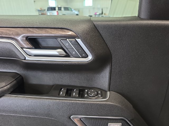 Used 2025 Chevrolet Silverado 1500 LTZ w/ LTZ Convenience Package II AWD/4WD image 20