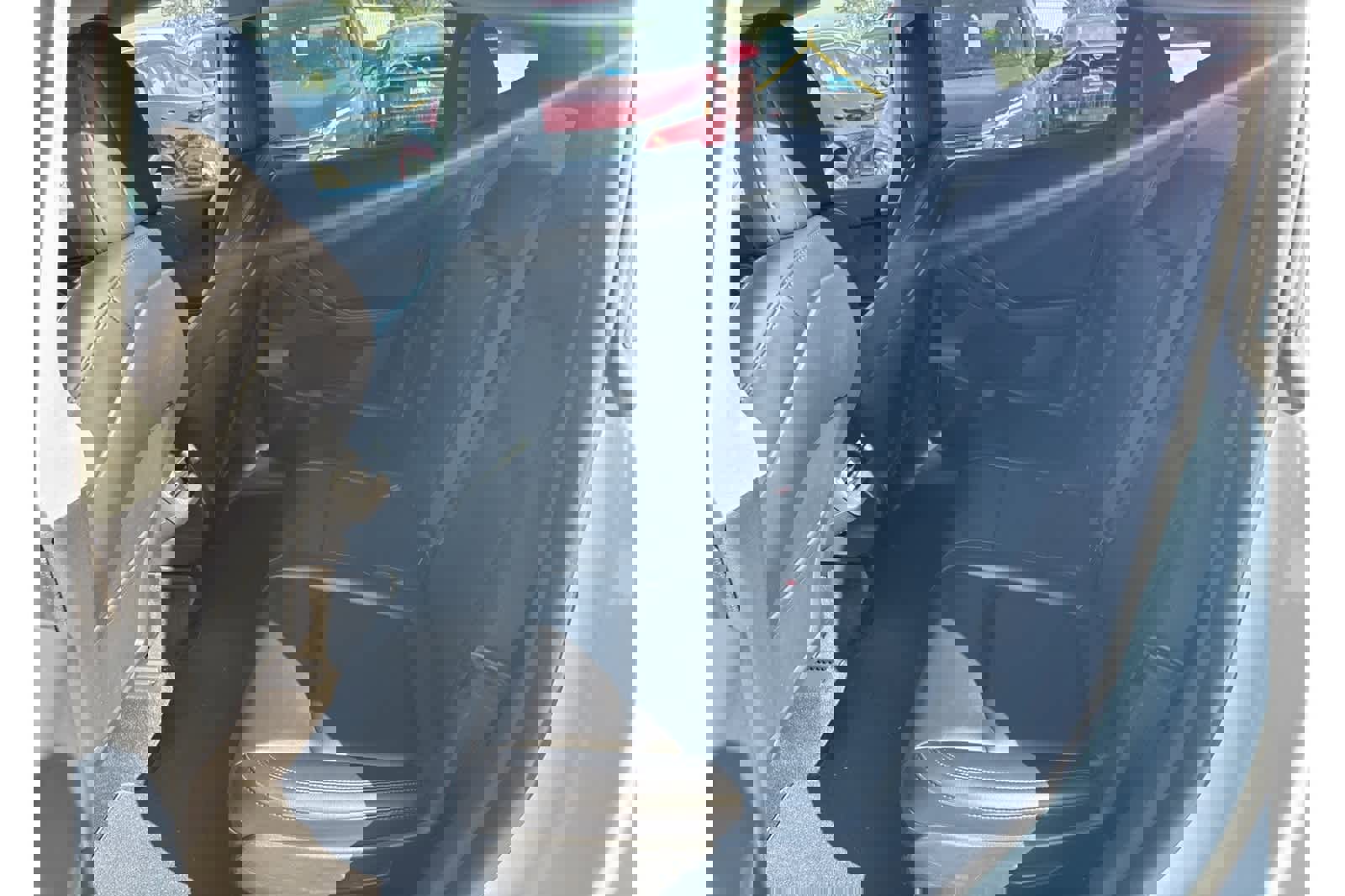 Used 2022 Tesla Model Y Long Range image 5