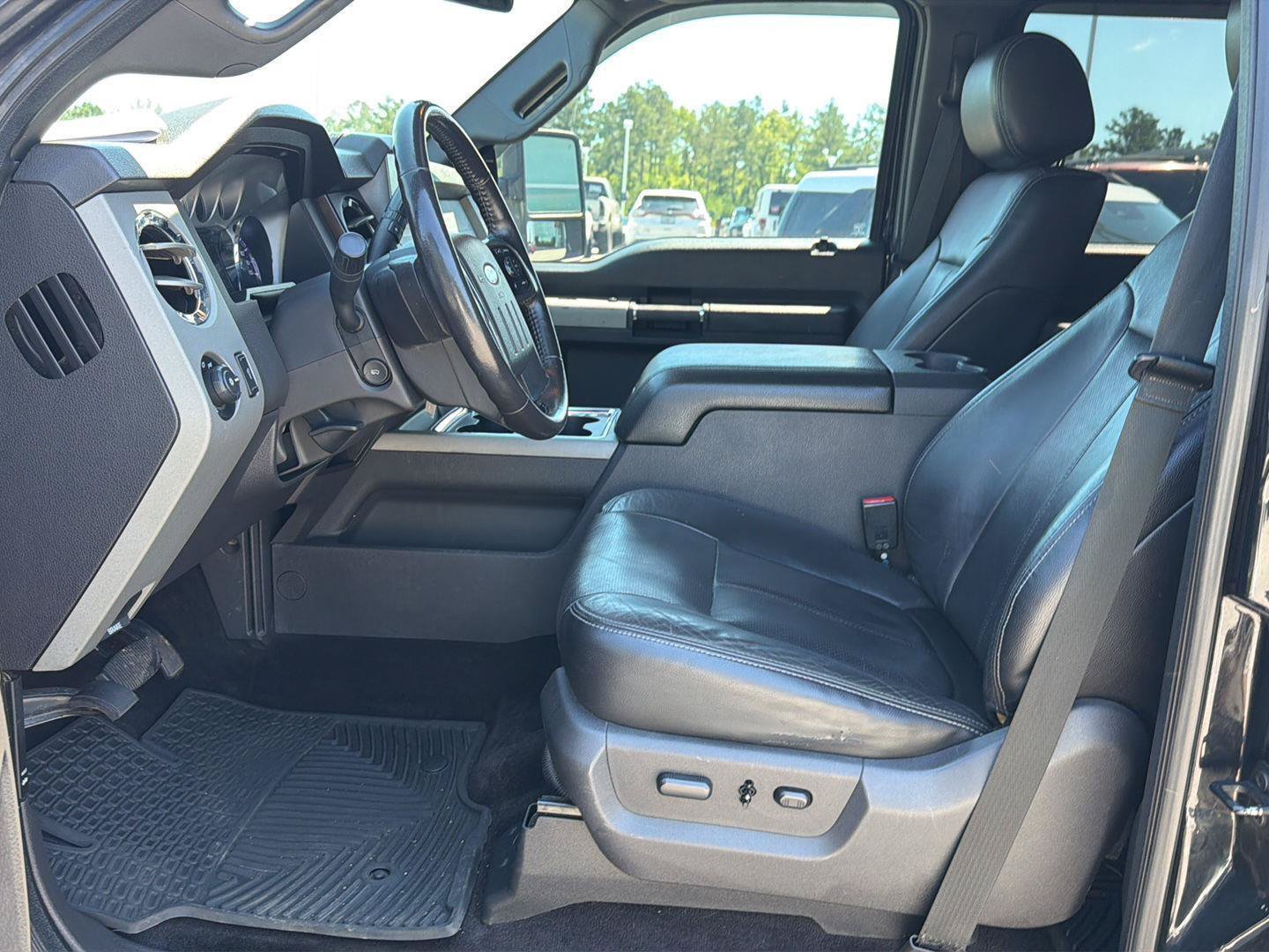 Used 2015 Ford F250 Lariat w/ Lariat Interior Package AWD/4WD image 10