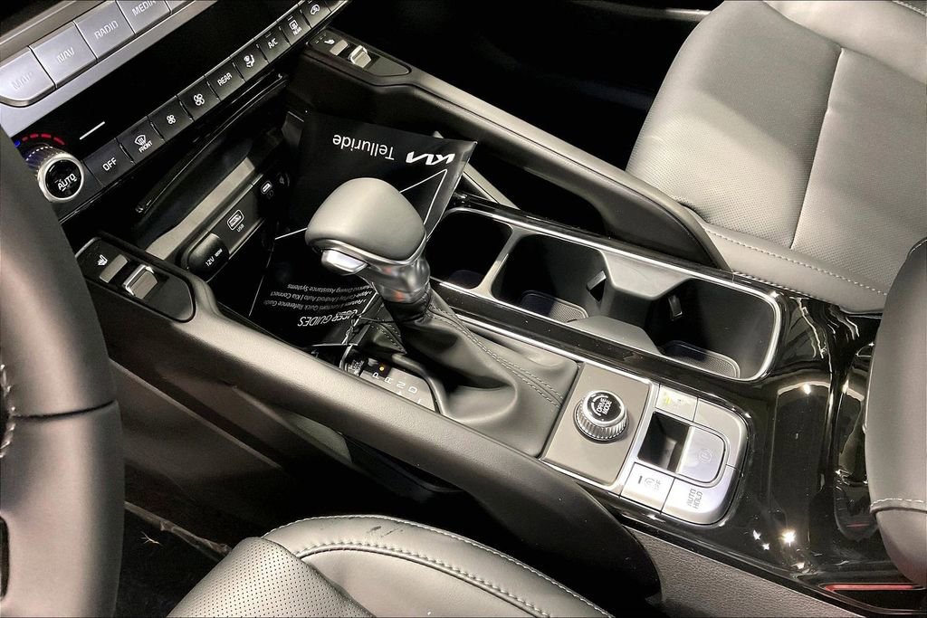 New 2025 Kia Telluride S image 29