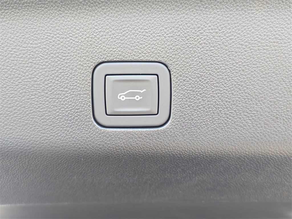 New 2026 GMC Yukon Denali w/ Sun & Power Step Package image 14