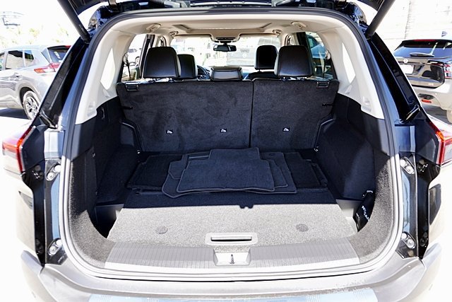 Certified 2023 Nissan Rogue SL w/ SL Premium Package FWD image 19