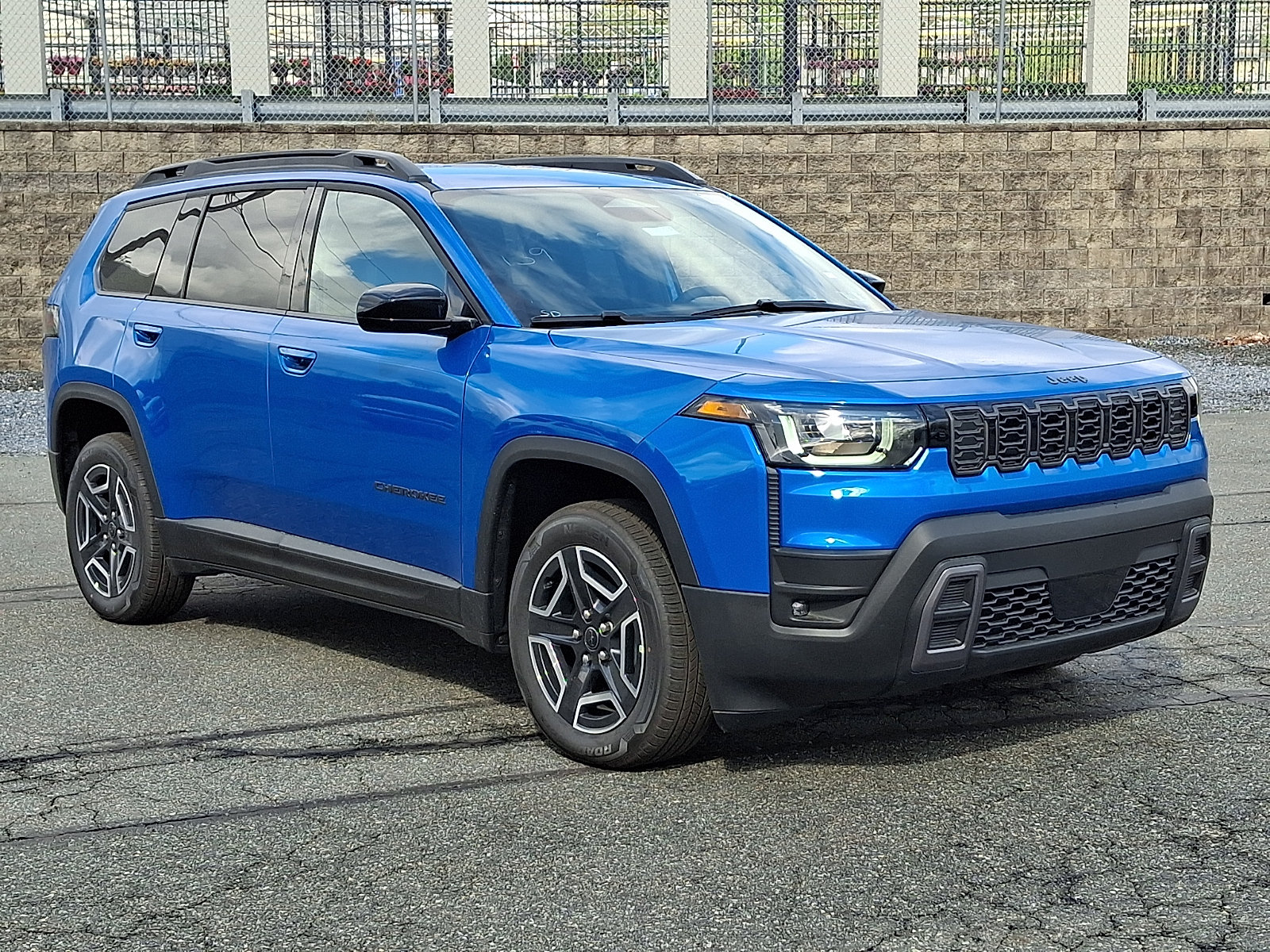 New 2026 Jeep Cherokee Laredo AWD/4WD image 1