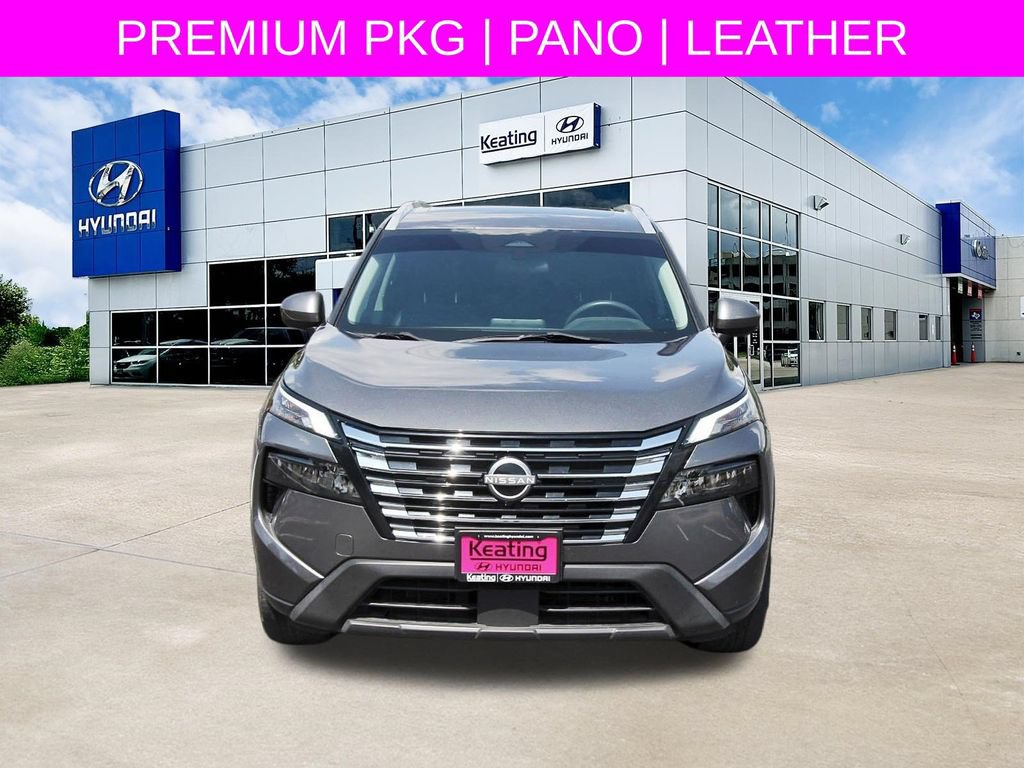 Used 2024 Nissan Rogue SV w/ SV Premium Package FWD image 2