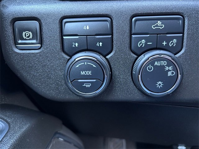 Used 2024 Chevrolet Silverado 3500 LT image 17