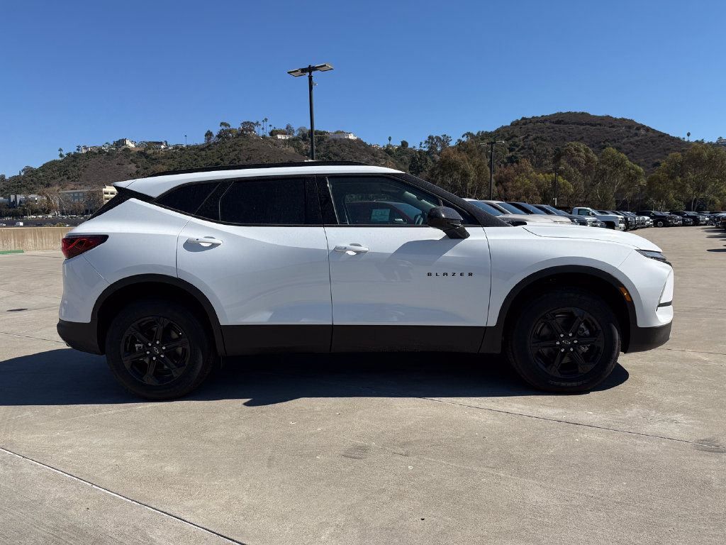 New 2026 Chevrolet Blazer LT w/ Midnight/Sport Edition FWD image 5