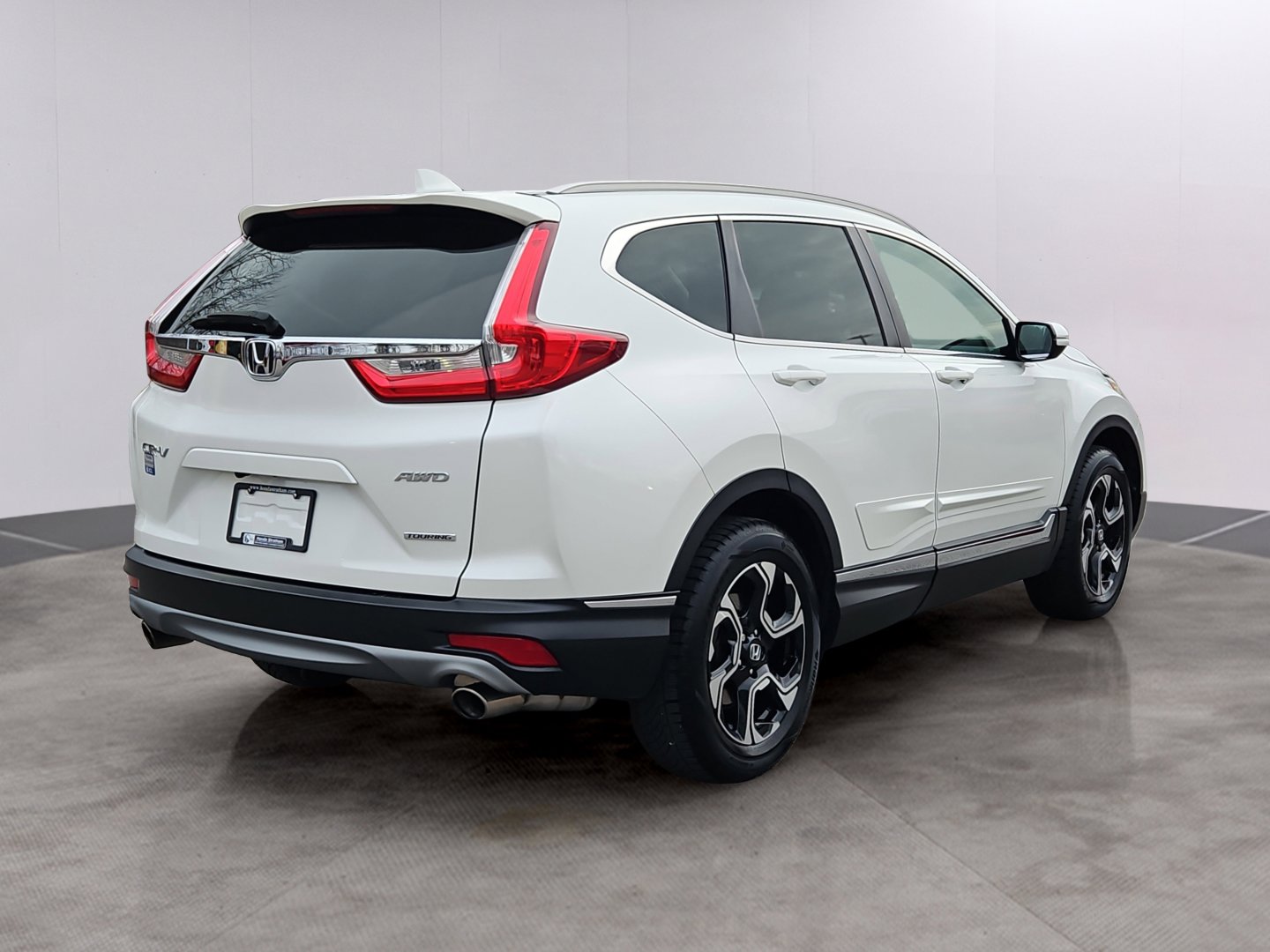 Used 2018 Honda CR-V Touring image 2