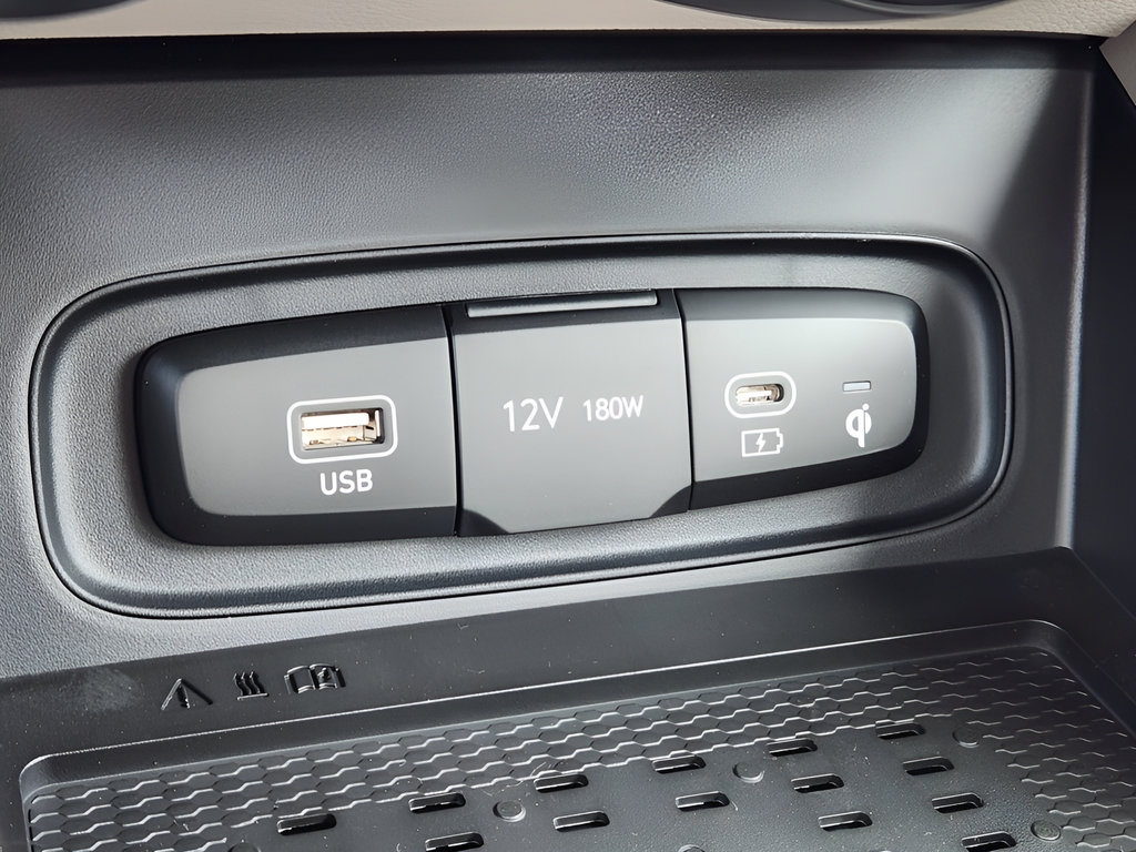 New 2026 Hyundai Venue SEL FWD image 21