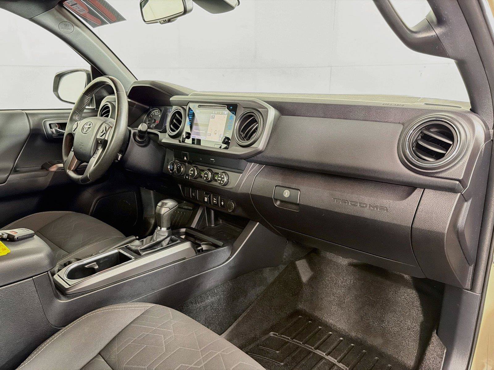 Used 2019 Toyota Tacoma TRD Sport AWD/4WD image 29