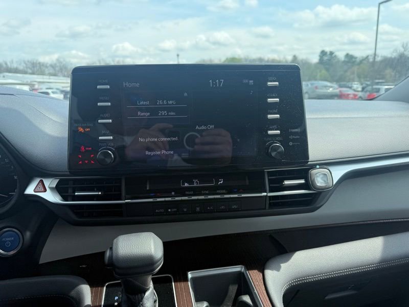 Used 2023 Toyota Sienna LE image 13