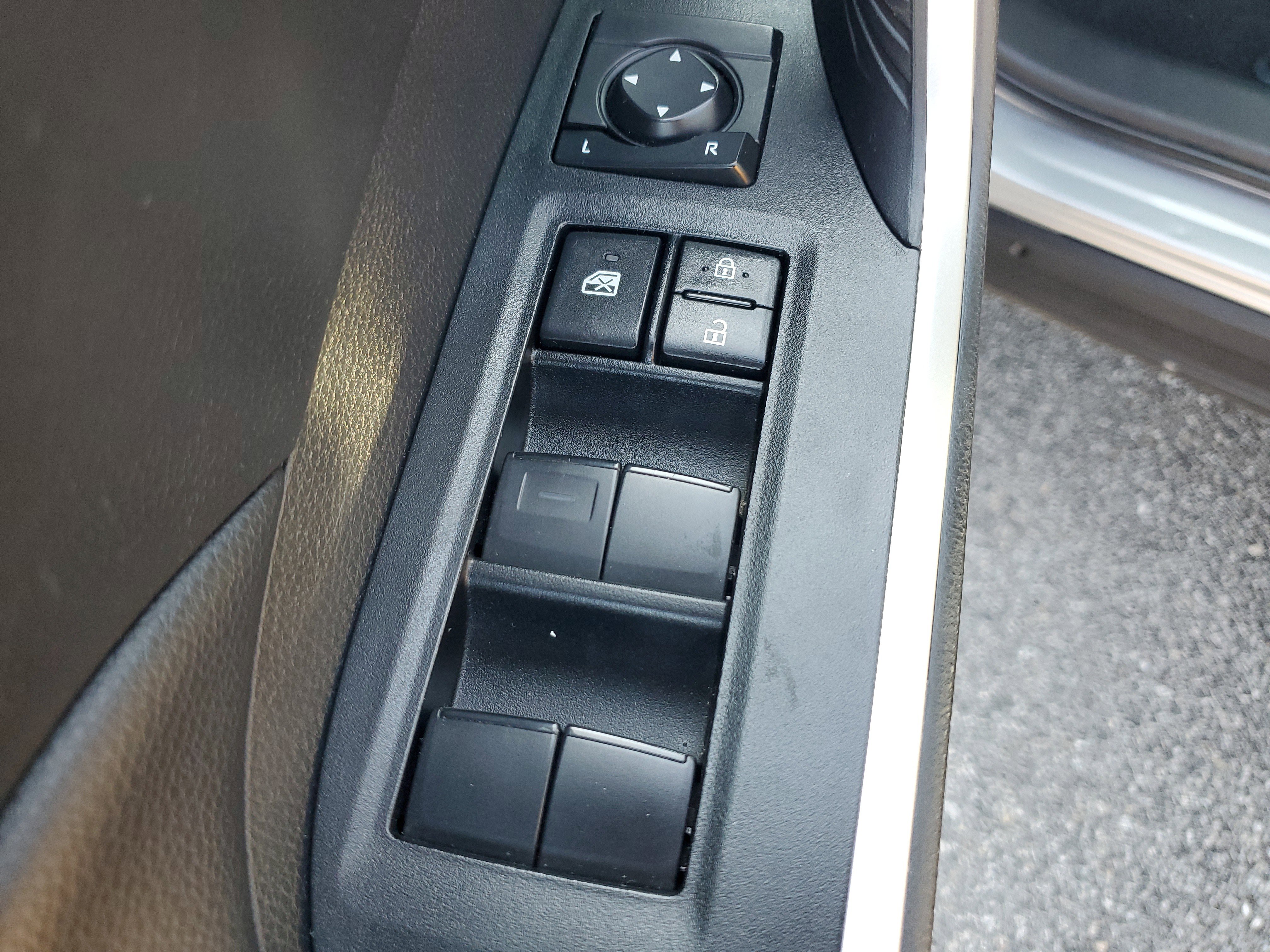 Used 2024 Toyota RAV4 LE image 19