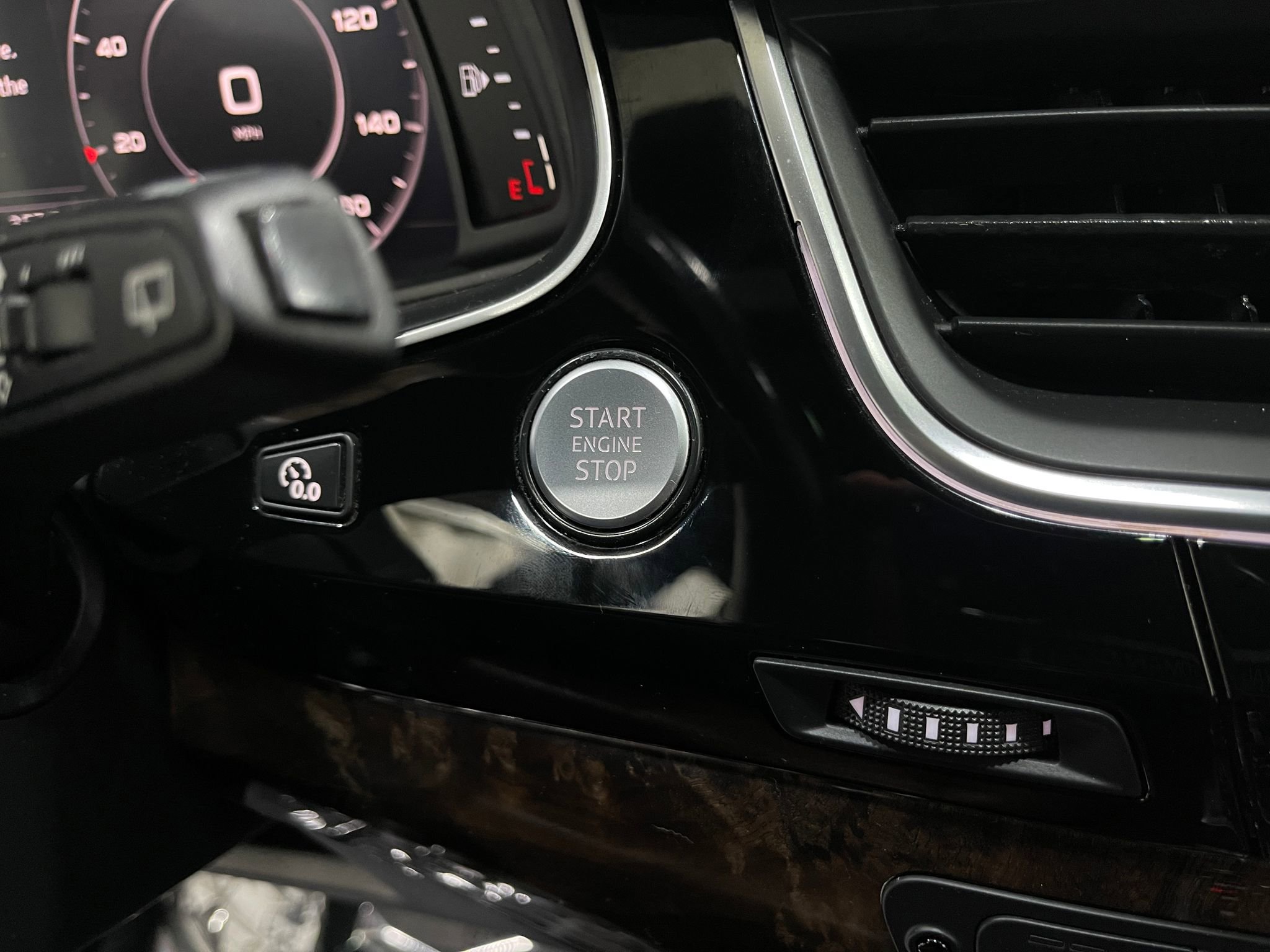 Used 2018 Audi Q7 3.0T Premium Plus w/ Premium Plus Package image 21