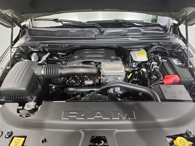 New 2026 RAM 1500 4x4 Crew Cab image 18