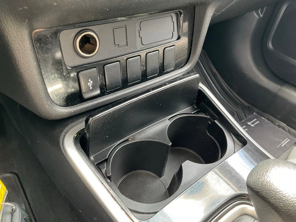 Used 2019 Mitsubishi Outlander ES image 11