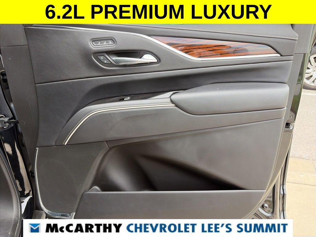 Used 2023 Cadillac Escalade Premium Luxury w/ LPO, Illumination Package AWD/4WD image 31