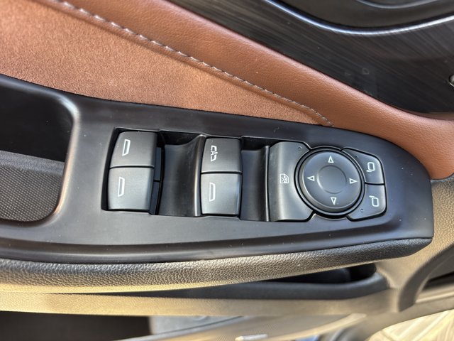 Used 2018 Chevrolet Traverse High Country AWD/4WD image 27