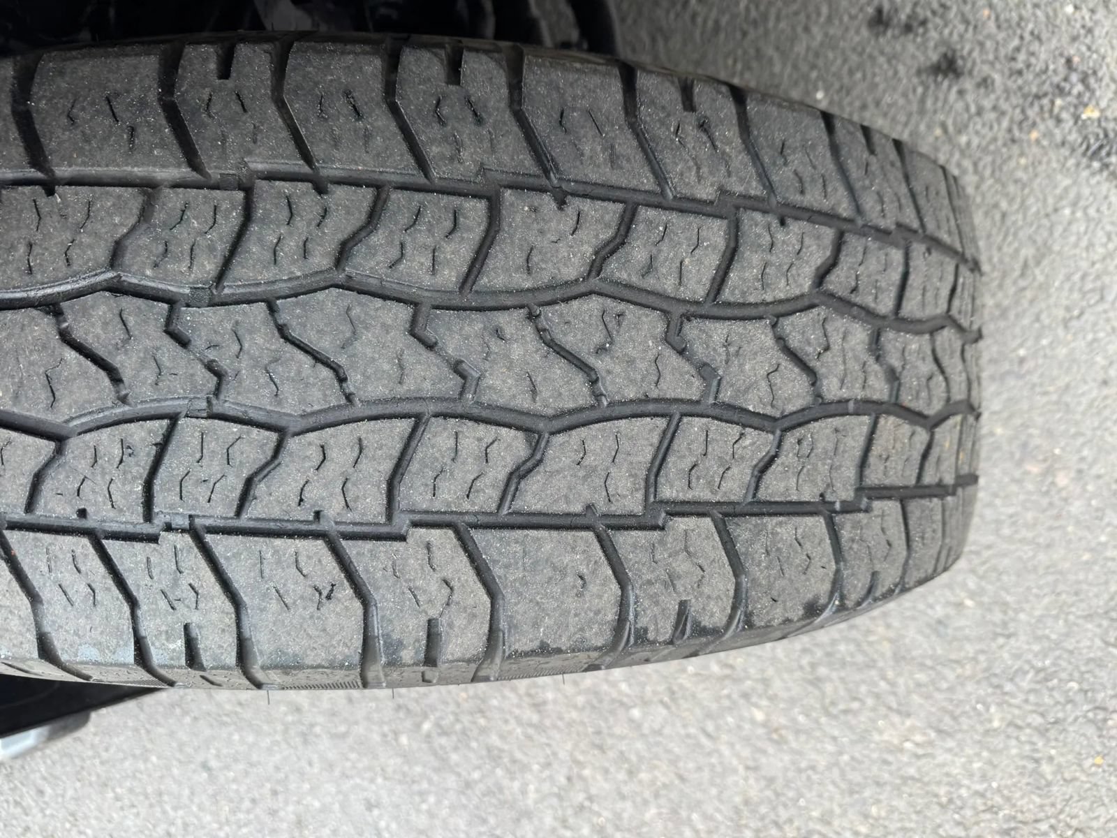 Used 2011 Ford F250 XLT w/ Chrome Pkg AWD/4WD image 6