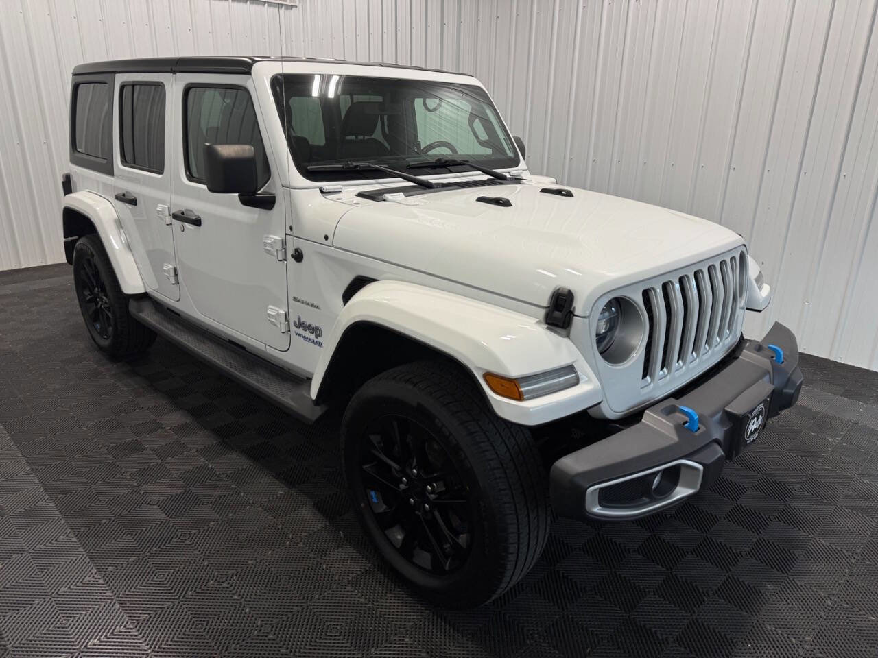 Used 2022 Jeep Wrangler Unlimited Sahara w/ Cold Weather Group image 3
