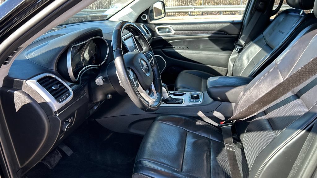 Used 2018 Jeep Grand Cherokee Summit AWD/4WD image 9