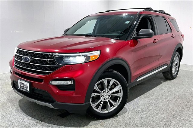 Used 2021 Ford Explorer XLT image 3