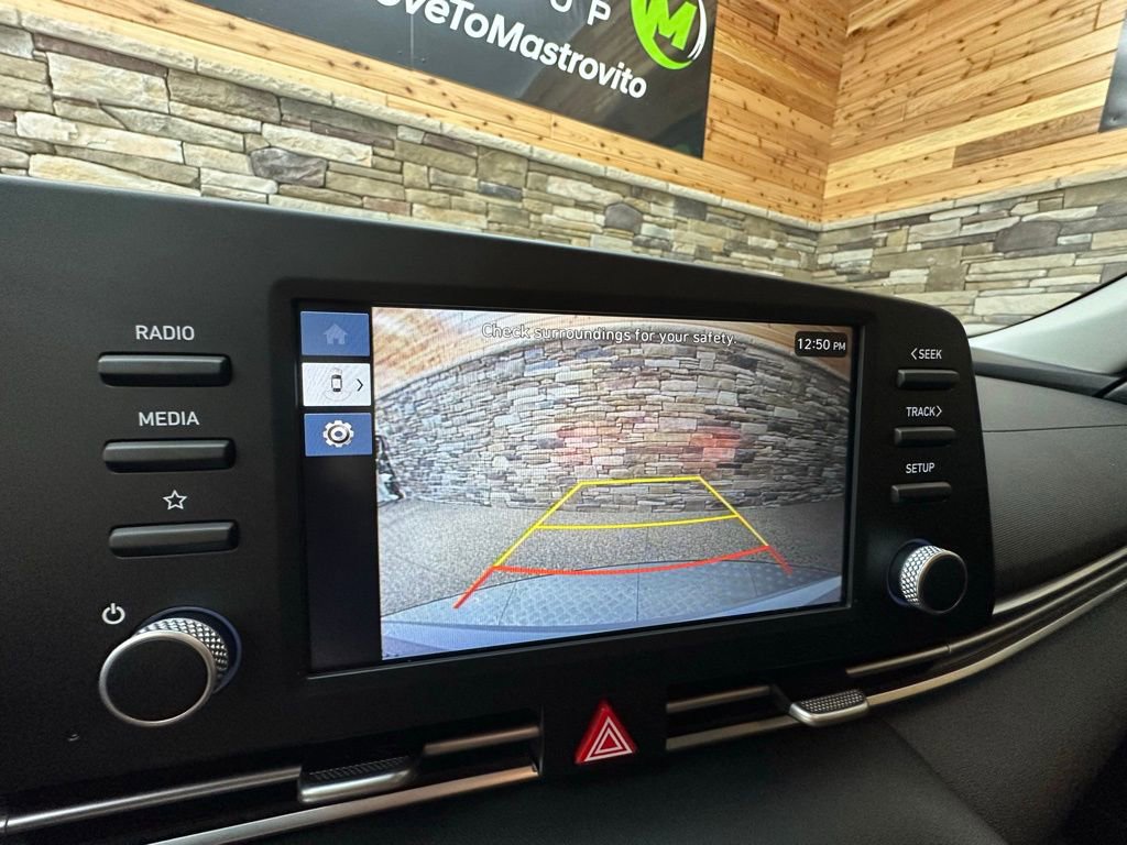 Certified 2024 Hyundai Elantra SE image 21