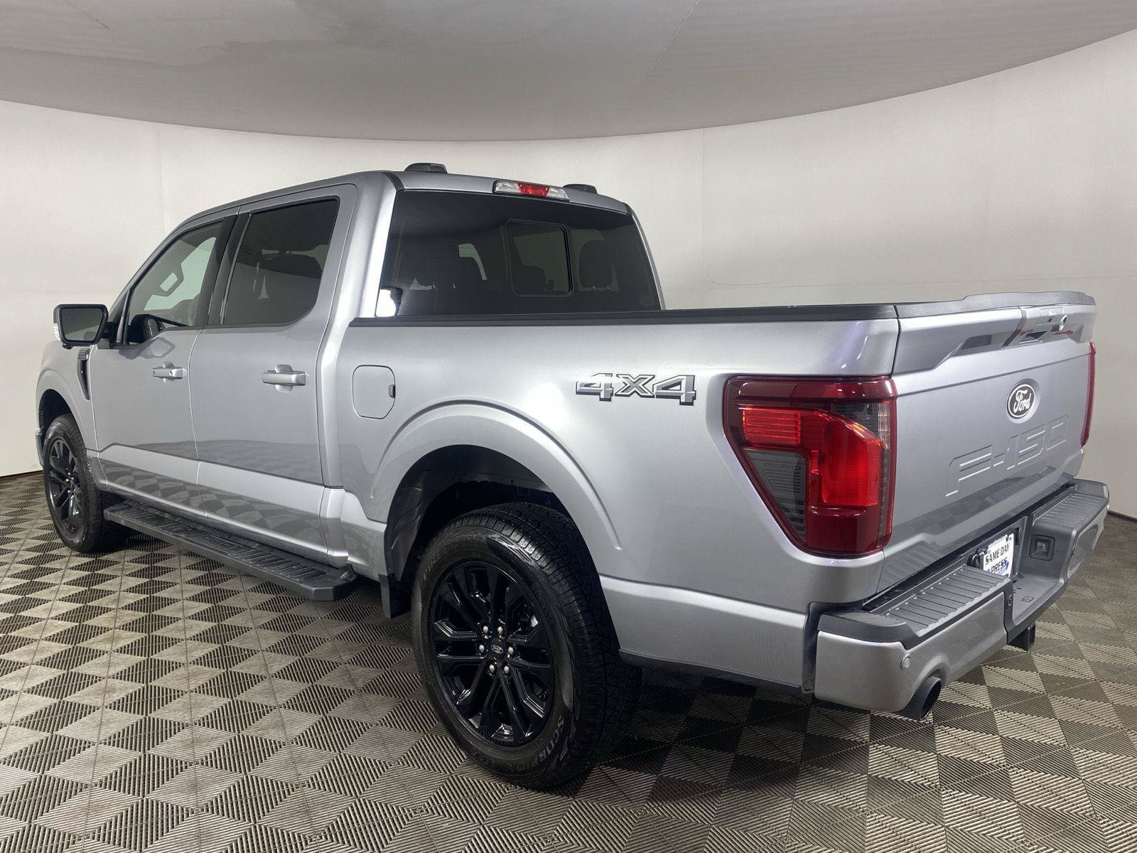 New 2026 Ford F150 XLT w/ Equipment Group 302A MID AWD/4WD image 32