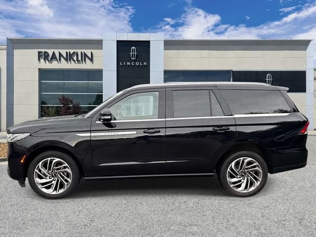 Certified 2025 Lincoln Navigator Reserve AWD/4WD image 4