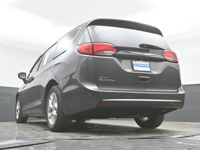 Used 2017 Chrysler Pacifica Touring-L Plus w/ Tire & Wheel Group FWD image 48