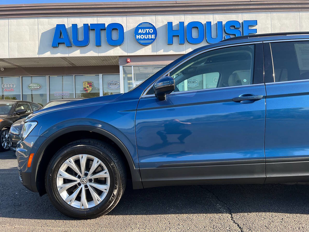 Used 2019 Volkswagen Tiguan SE w/ Panoramic Sunroof Package AWD/4WD image 39