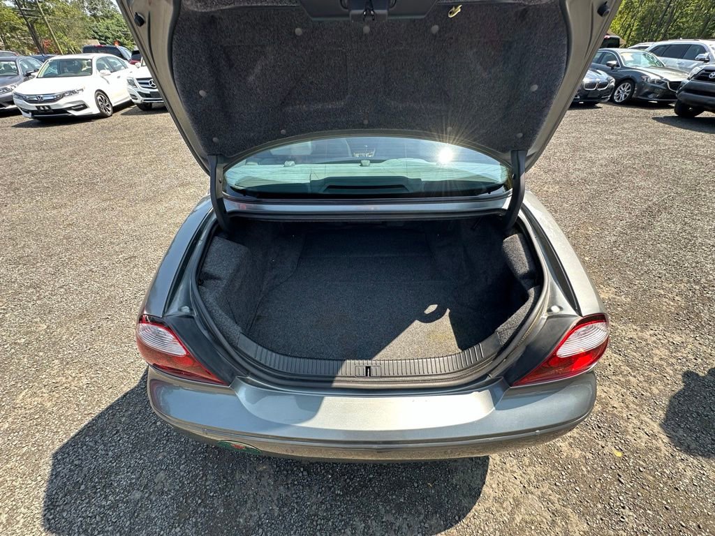 Used 2005 Jaguar S-TYPE R image 22