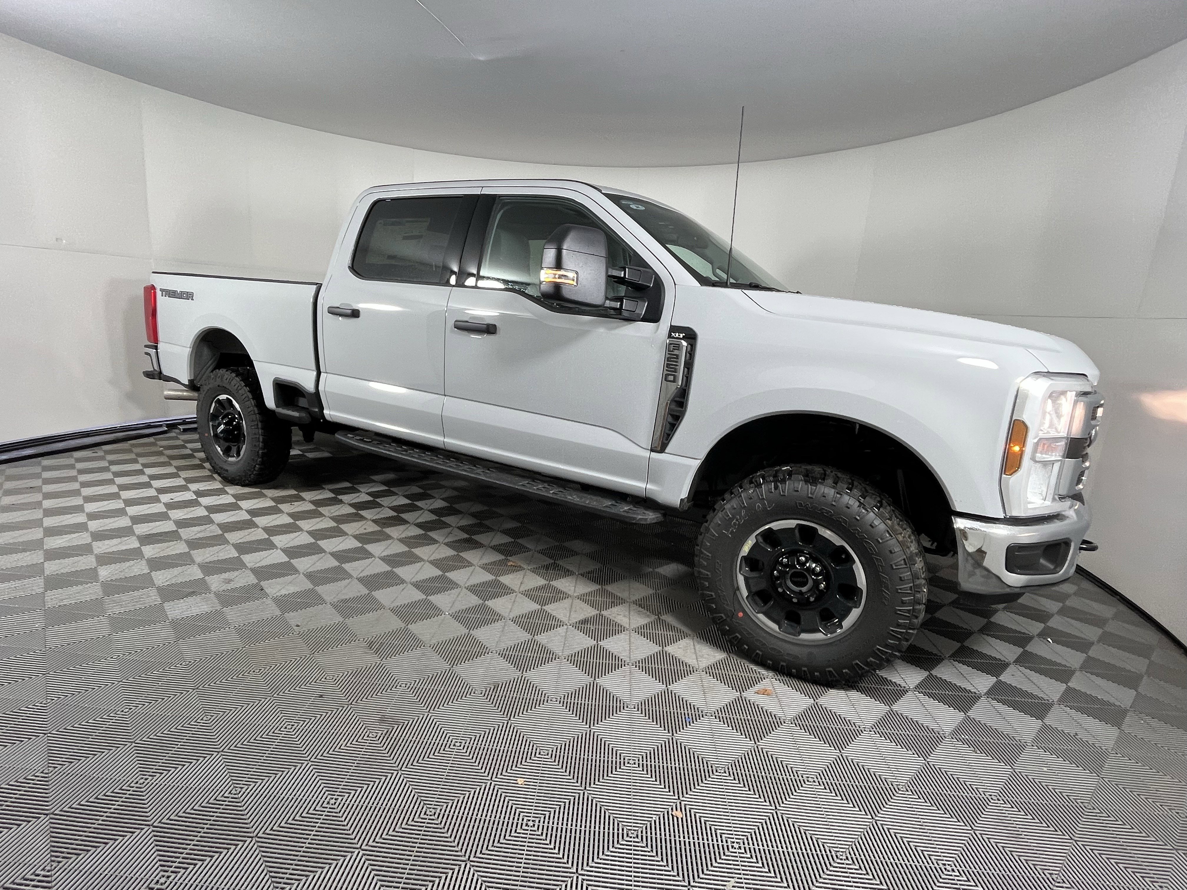 New 2026 Ford F250 XLT w/ Tremor Off-Road Package image 7
