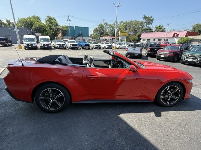 Used 2024 Ford Mustang Premium image 23