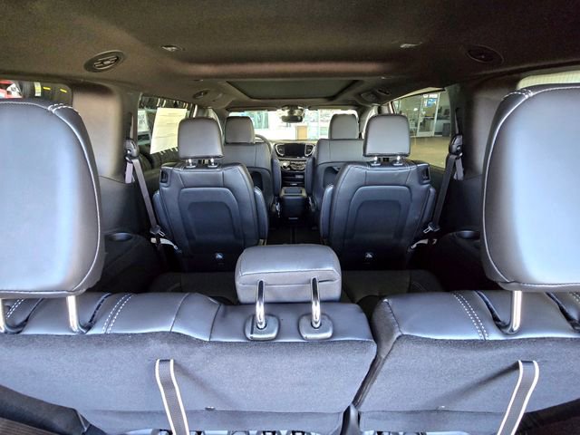 New 2026 Chrysler Pacifica Select image 24