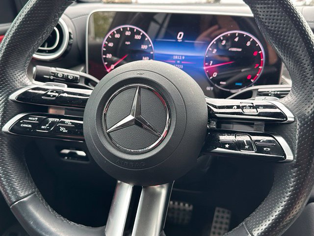 Used 2024 Mercedes-Benz GLC 300 4MATIC image 19