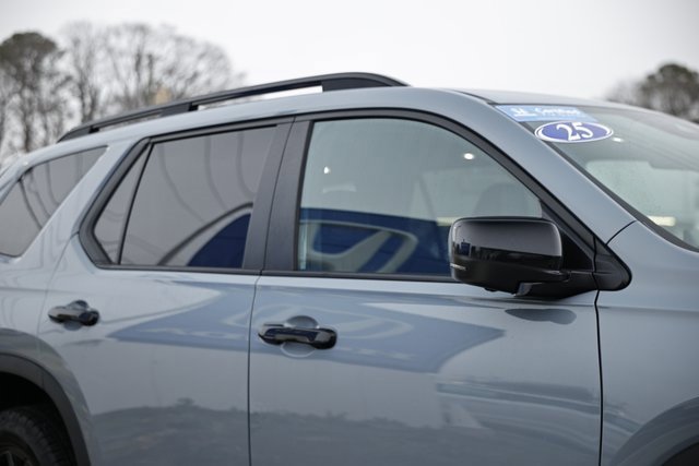 Certified 2025 Honda Pilot TrailSport image 13