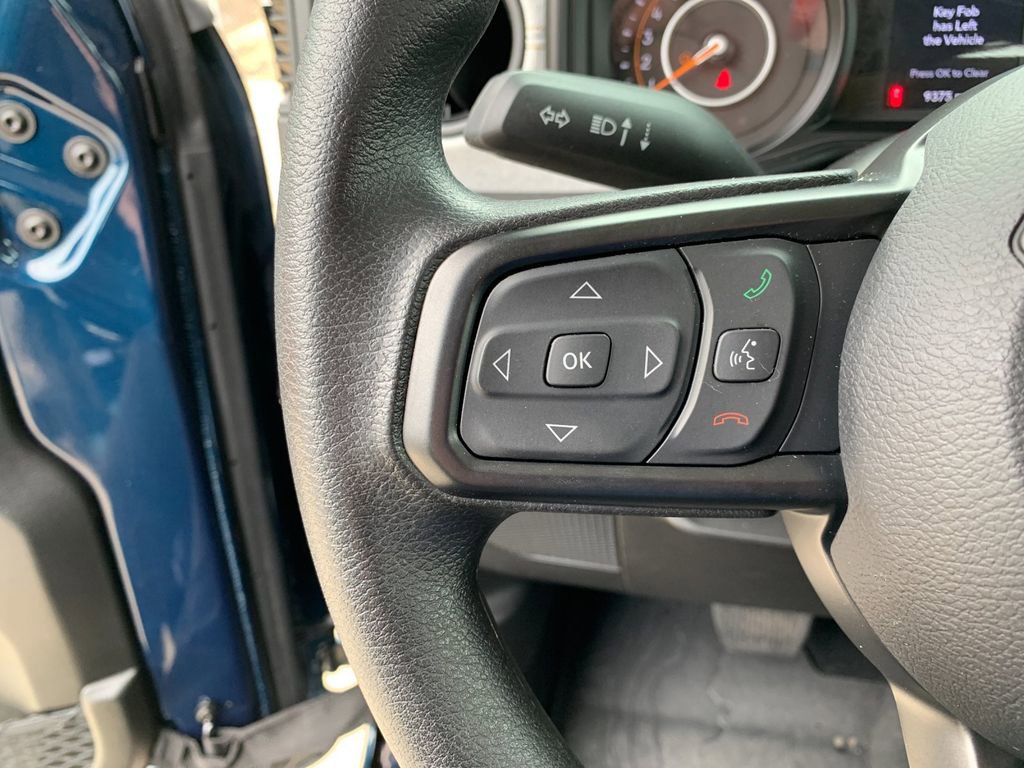 Used 2025 Jeep Gladiator Sport image 28