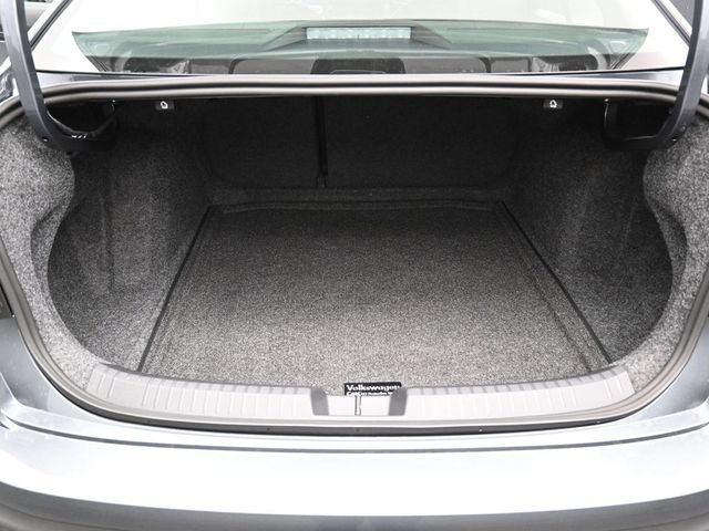 New 2026 Volkswagen Jetta SE FWD image 12
