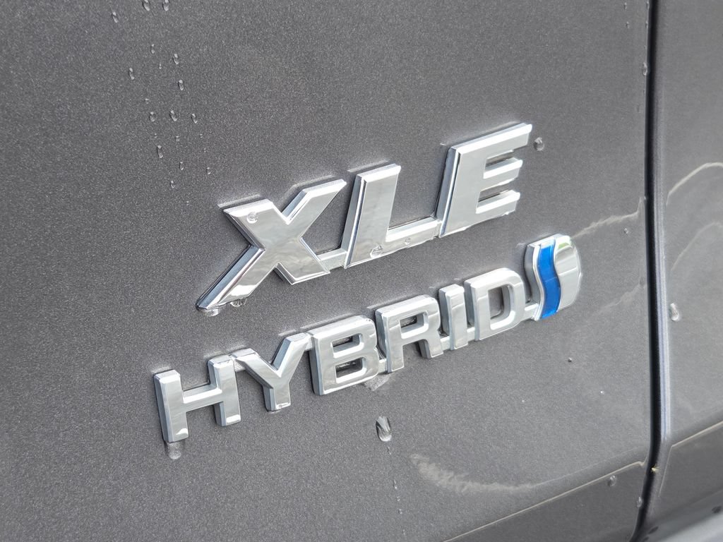 Used 2023 Toyota RAV4 XLE AWD/4WD image 16