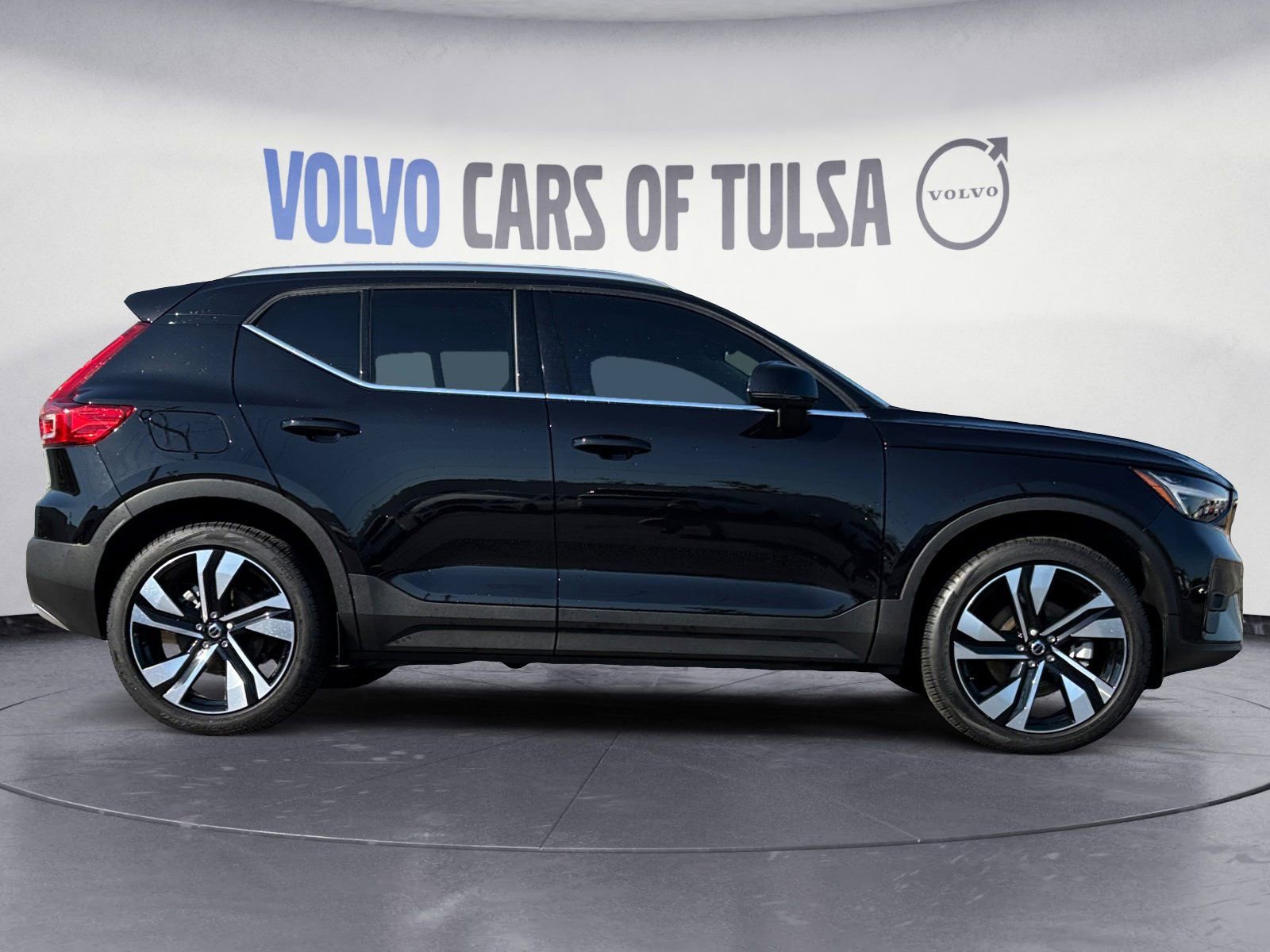 New 2025 Volvo XC40 B5 Plus w/ Protection Package Premier image 6
