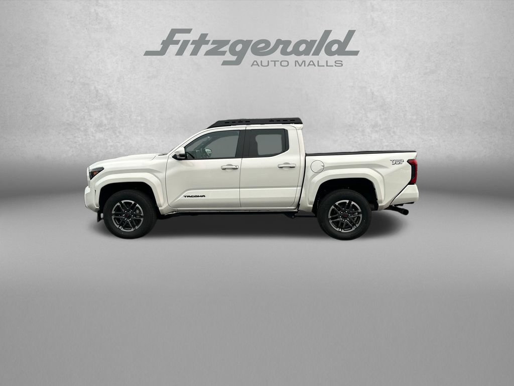 Used 2024 Toyota Tacoma TRD Sport w/ TRD Sport Upgrade Package AWD/4WD image 5