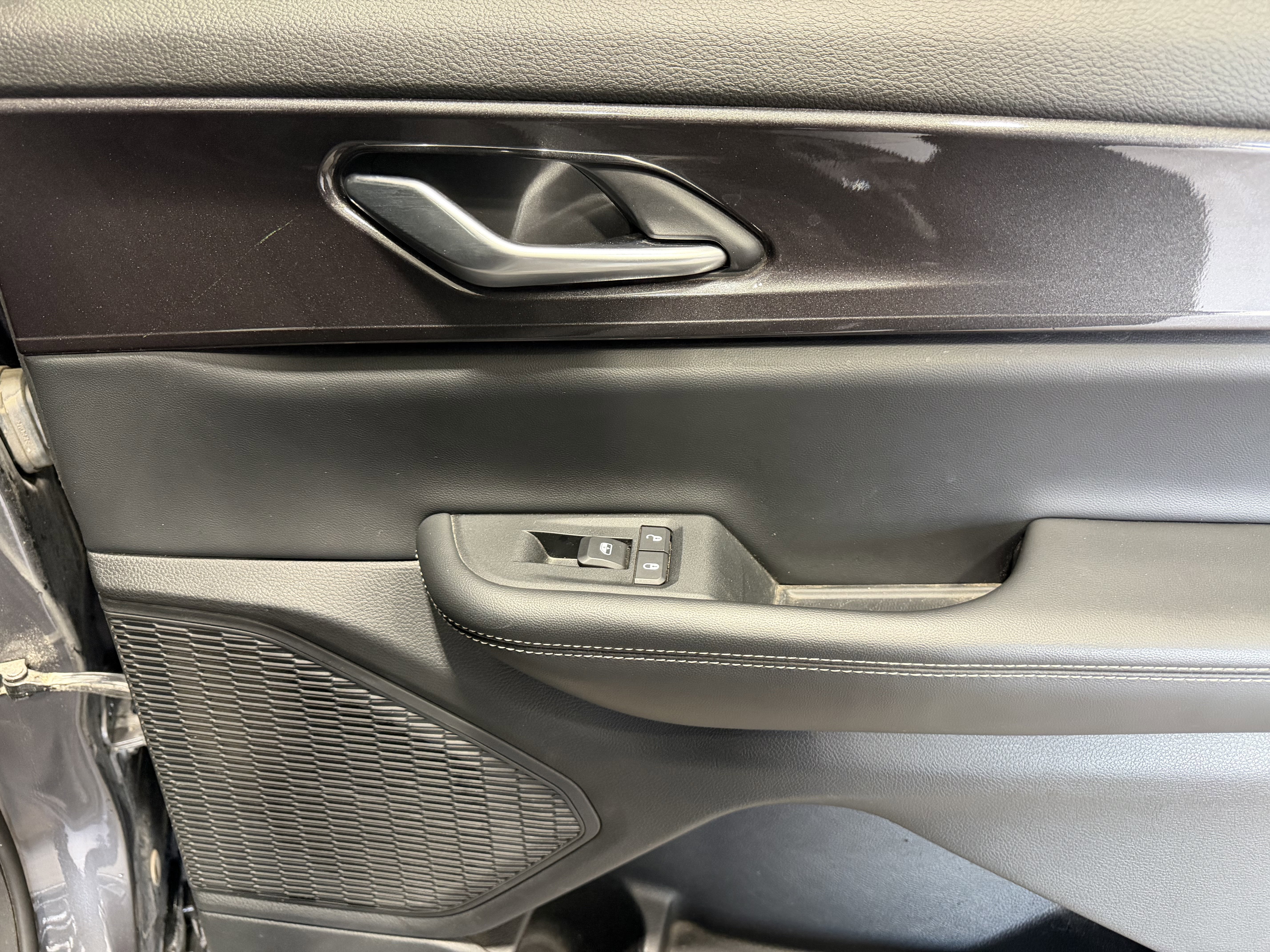 Used 2023 Jeep Grand Cherokee L Laredo image 31